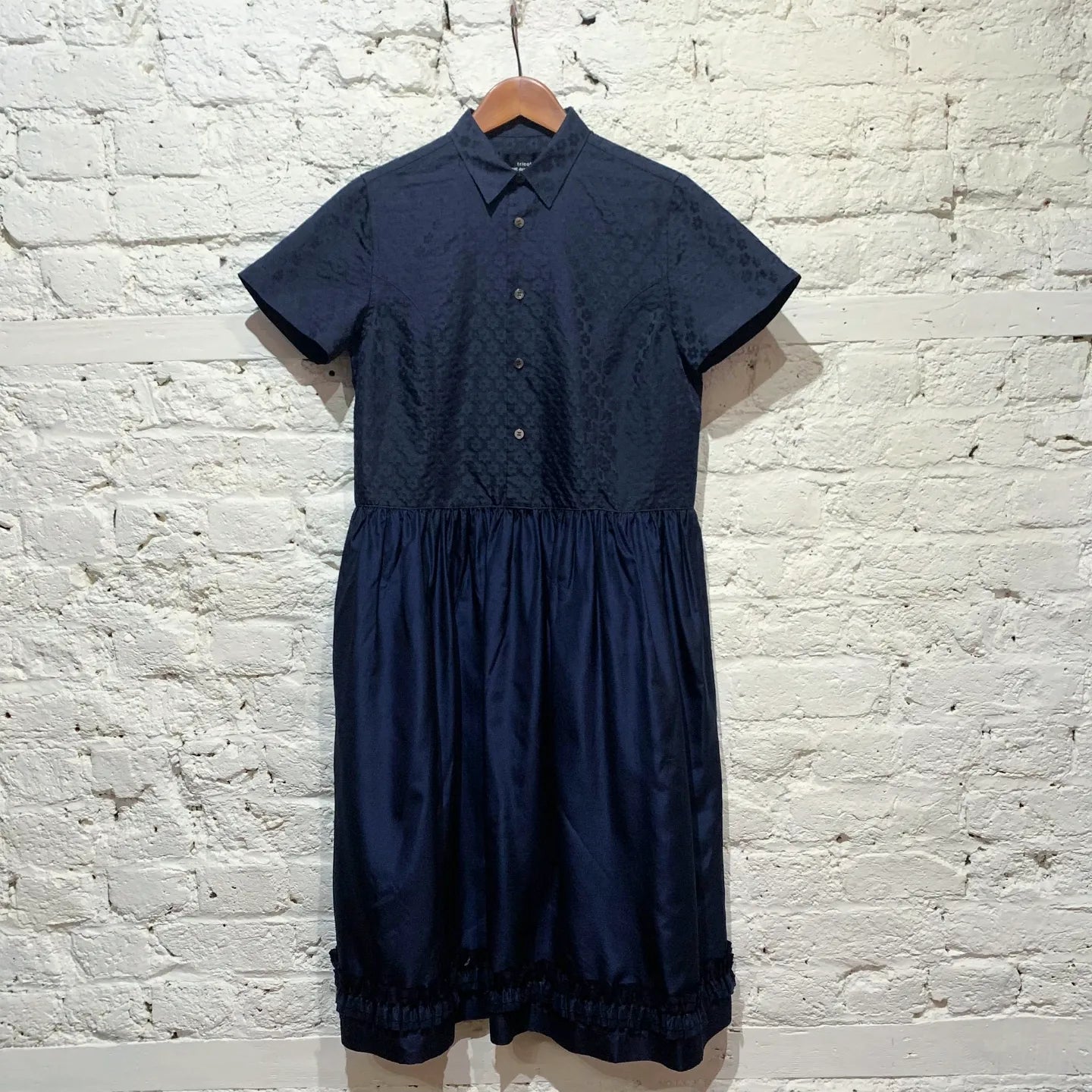 COMME DES GARÇONS TRICOT
NAVY BUTTON FRONT DRESS
SIZE S Velvet unclassified dresses