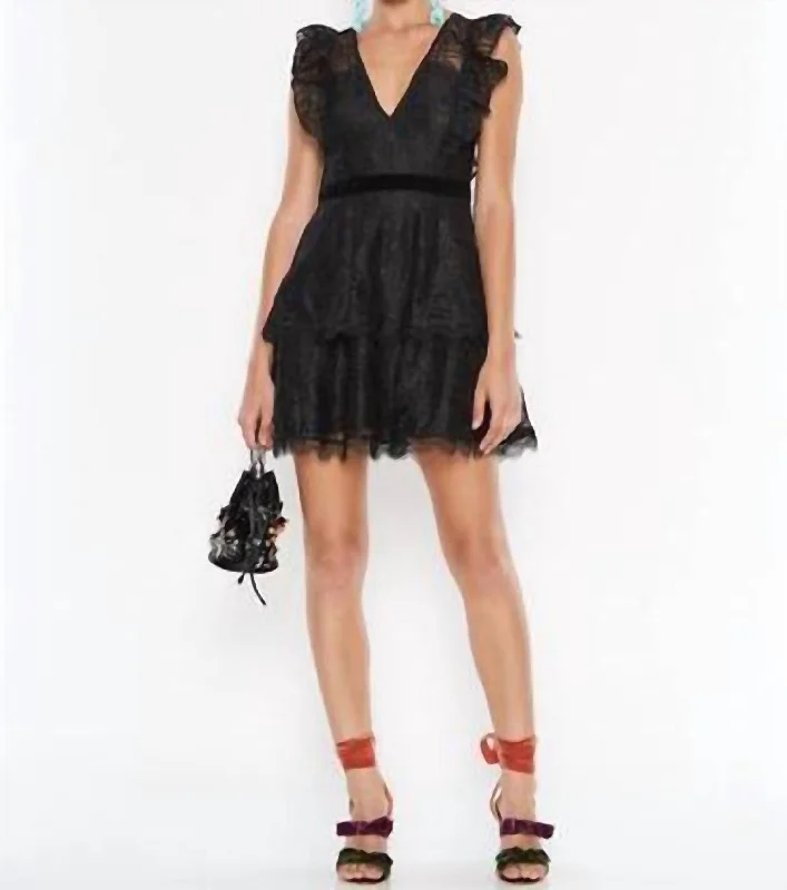 Feminino Mini Dress In Black Fitted Pleated Skirt