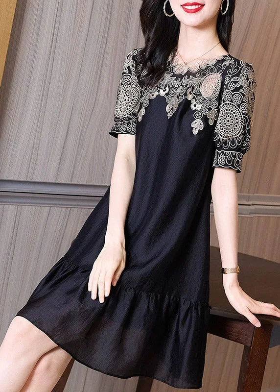 Chic Black Embroideried O-Neck Hollow Out Long Dresses Short Sleeve TI1035 Velvet Maxi Skirt